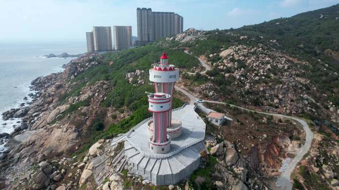 南澳岛三卤崖灯塔航标灯礁石海浪海景航拍