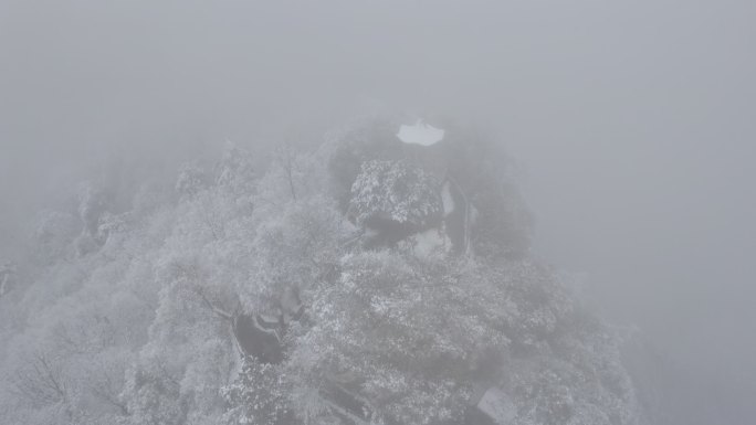 秦岭南五台灵应台冬季雪景雪松航拍8