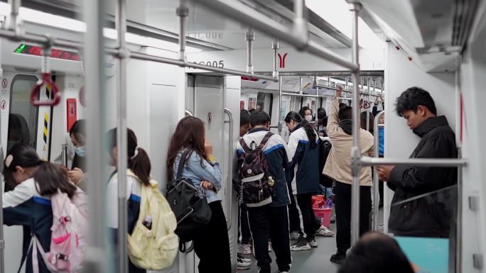 广州地铁人流搭乘地铁交通素材