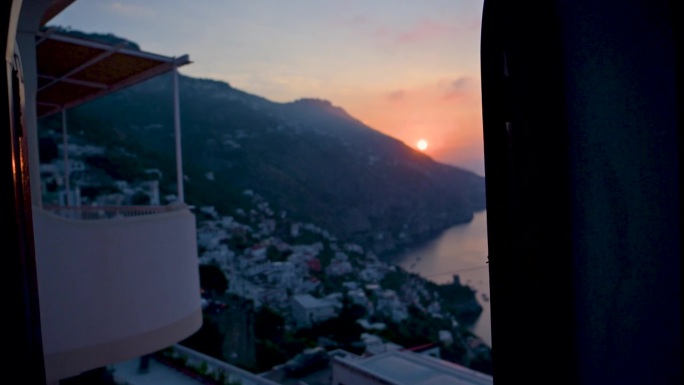 走到窗外看日出/日落时的地中海，看普拉亚诺的海景