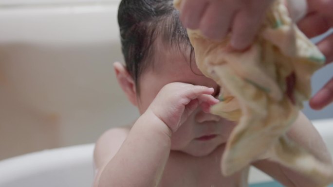 【4K原创】婴儿洗澡镜头