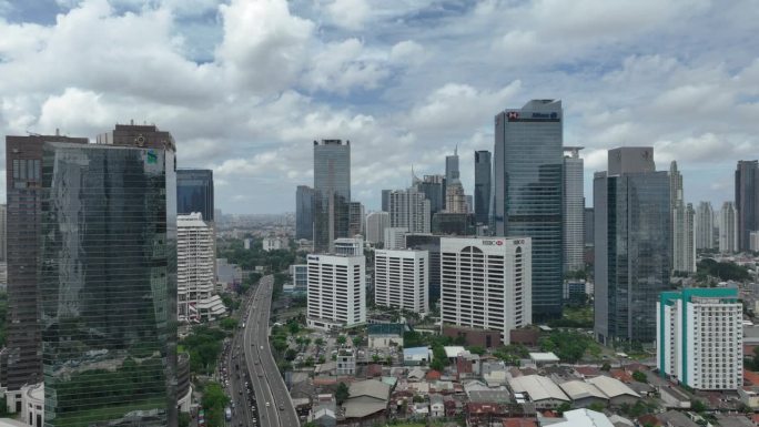 白天雅加达市区交通街道道路航拍全景4k印尼