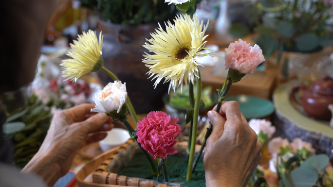 3 8女神节 妇女节 节日插花 康乃馨