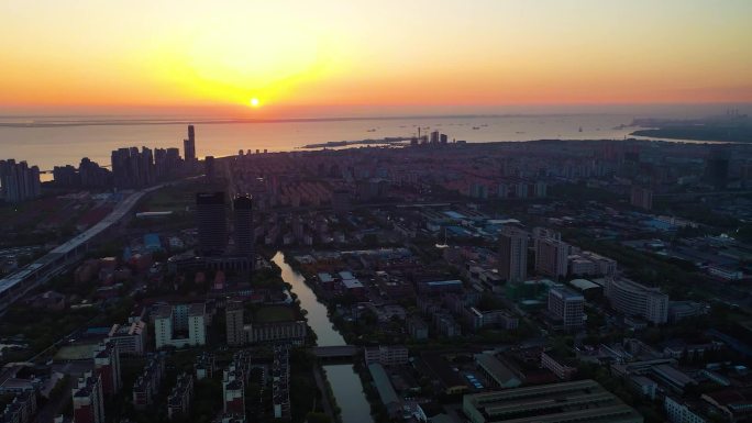 上海宝山城区及国际邮轮码头日出航拍实景