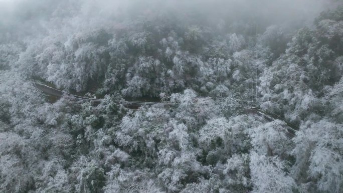 冬季山路鸟瞰图变速器包围补偿调色连接