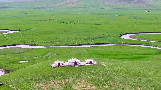 呼伦贝尔莫日格勒河边上的蒙古包