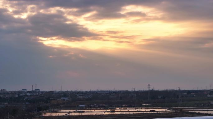 航拍乡村振兴龙型丁达尔光效河流鸟群夕阳