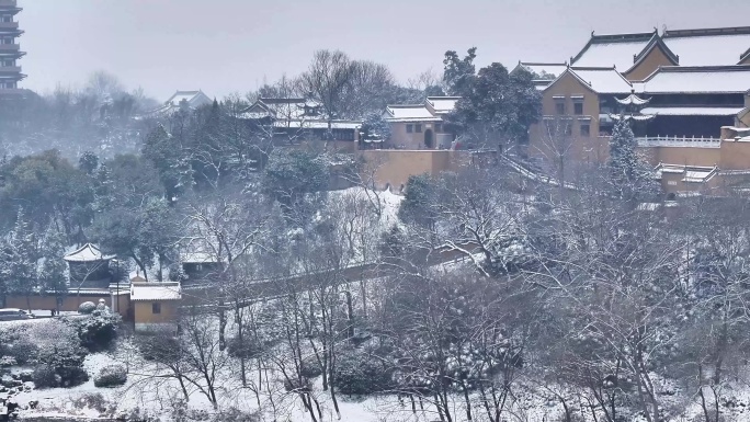 航拍瘦西湖景区园林大明寺观音山宋夹城雪景