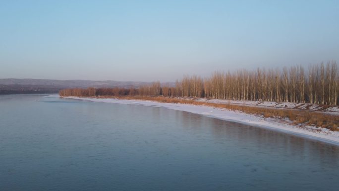 冬季黄河畔