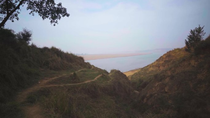 印度中央邦拉贾斯坦邦Morena Dholpur的Chambal河谷景观的广角镜头