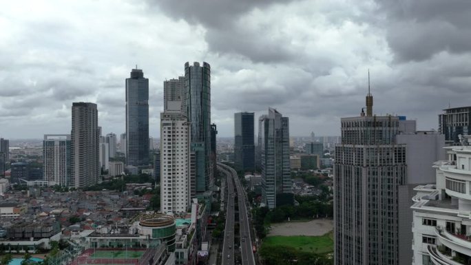 雨天天空雅加达市区交通街道道路立交桥航拍全景4k印尼