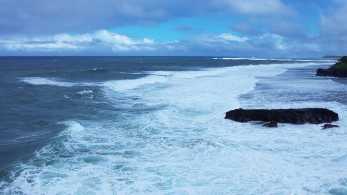 壮观大海海浪后浪推前浪