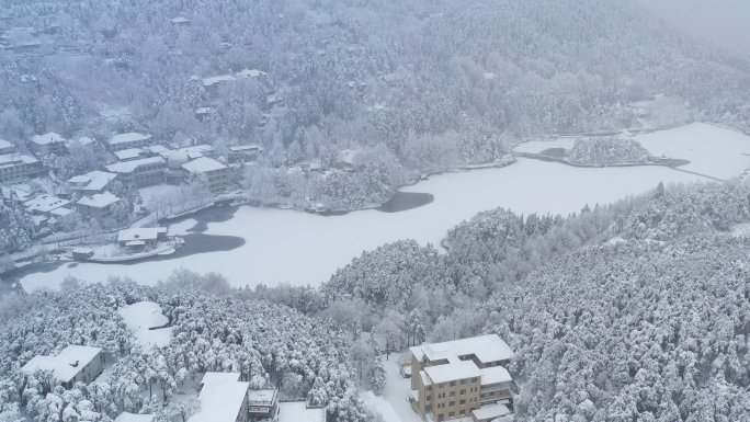 江西庐山雪景如琴湖航拍