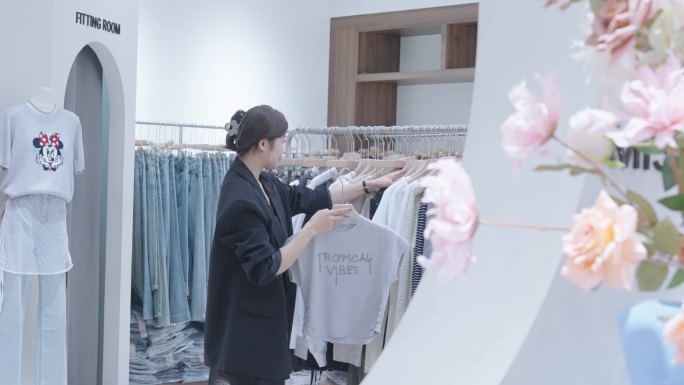 服装店 春季新款女装