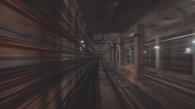 地铁隧道穿梭片头前进第一视角拍摄