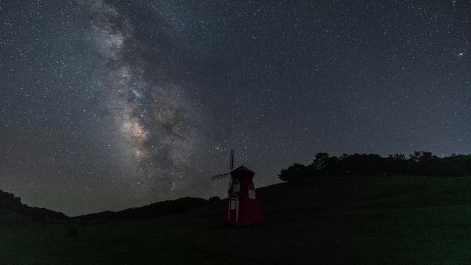 宝鸡关山牧场风车星空延时