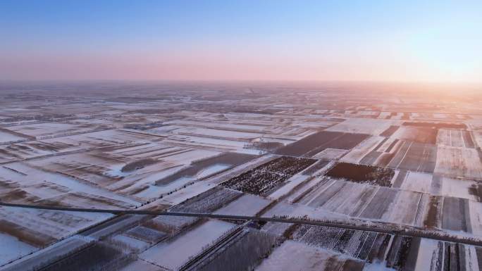 冬季吉林珲乌高速周边村屯冰雪覆盖大地