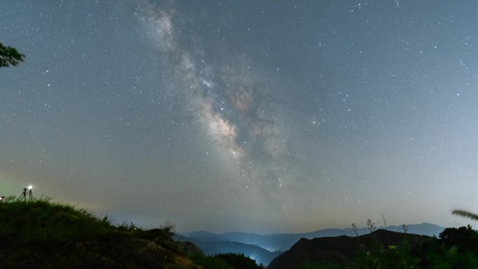 西安蓝田县蓝关古道星空大范围延时