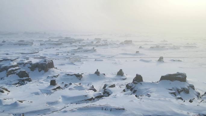 航拍新疆魔鬼城 冬天雪景