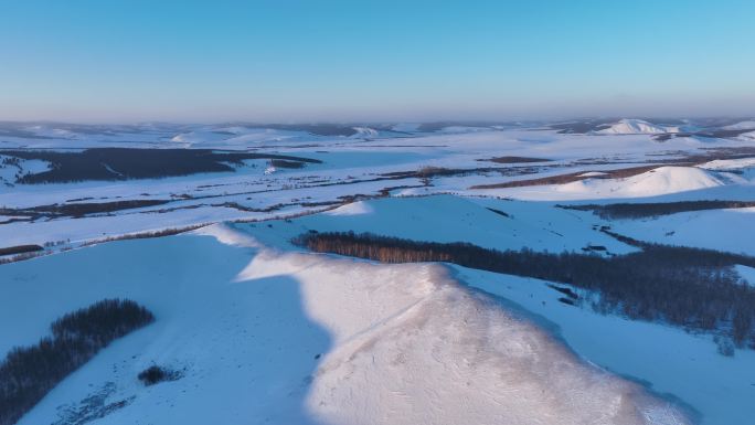 大兴安岭冬季丘陵山地雪景