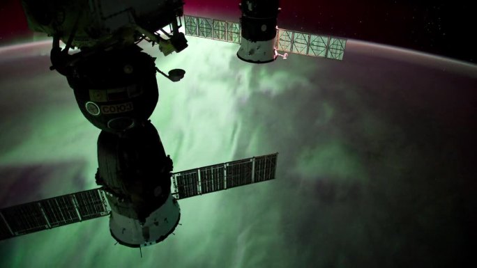 从国际空间站看到的南极光。
