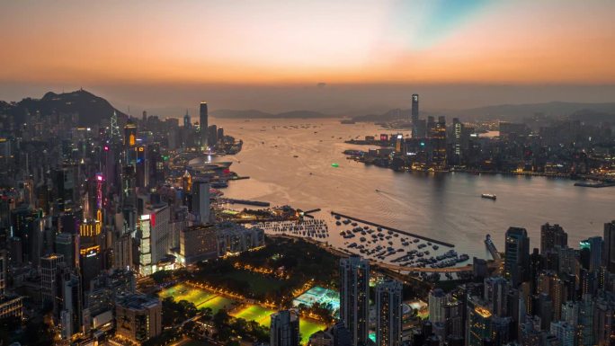 鸟瞰香港城市的天际线