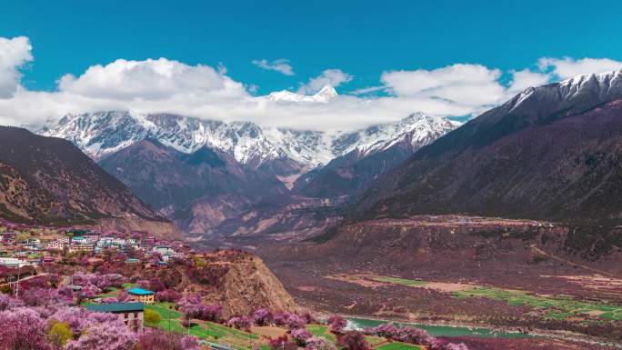 西藏林芝雅鲁藏布大峡谷航拍延时氛围感空镜