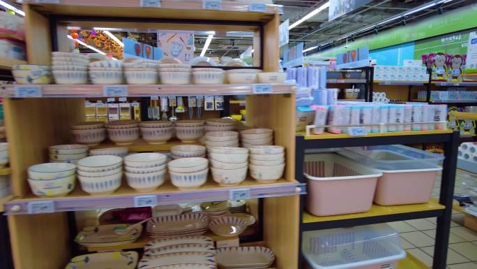 超市餐具碗筷子日用品展示运镜空镜头