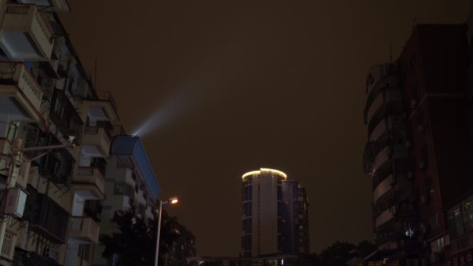 飞机 经过 楼顶 飞机 低飞 夜景