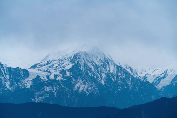 四川川西华尖山上拍雪山阴天延时2