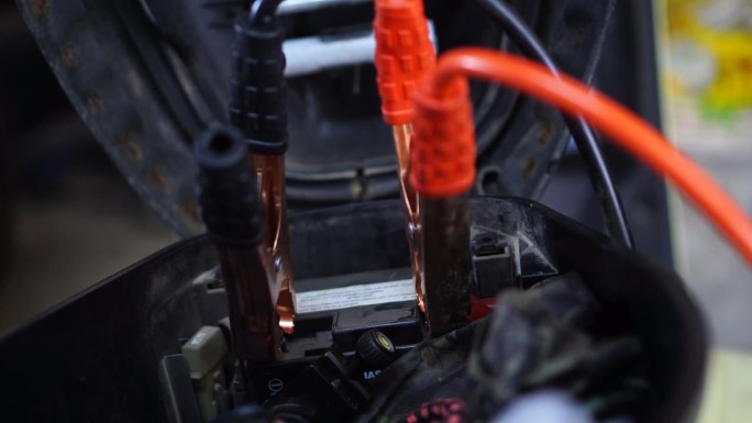 摩托车电池充电器工业设备机器资源