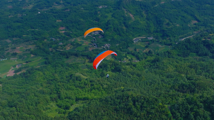 4K滑翔伞空中飞翔航拍高山户外极限运动