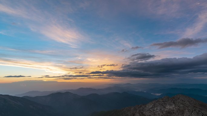 秦岭太白山拔仙台日出延时火烧云