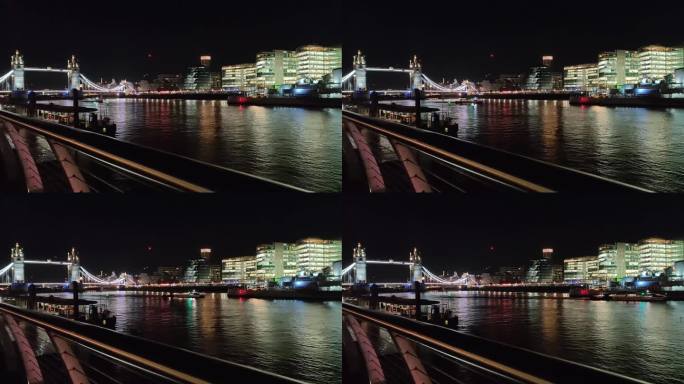 伦敦塔桥夜景船经过泰晤士河