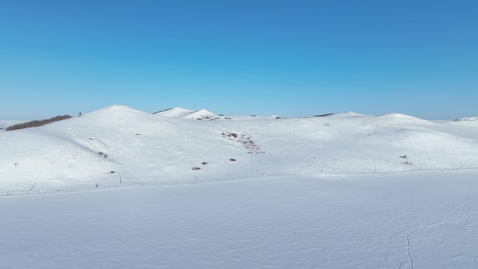 呼伦贝尔冬季雪山原野风光
