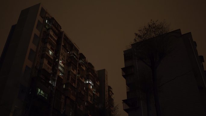 飞机 经过 楼顶 飞机 低飞 夜景