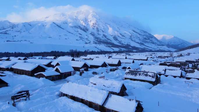 新疆阿勒泰禾木村航拍雪乡，冬季旅游