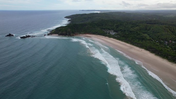 拜伦湾断头海滩鸟瞰图，新南威尔士州，澳大利亚-无人机拍摄