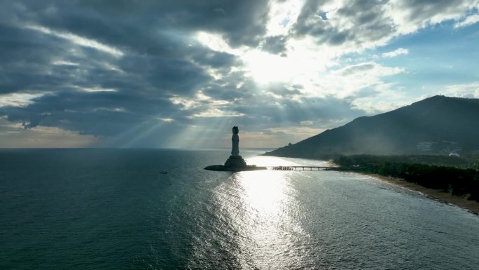 中国海南岛南山寺海边的佛教观音像