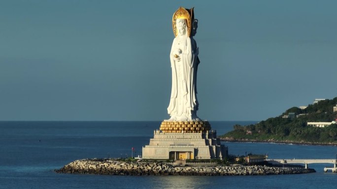 中国海南岛南山寺海边的佛教观音像