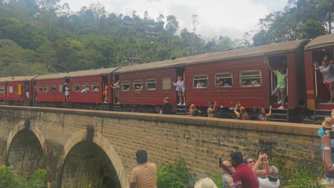 斯里兰卡九孔桥旧火车