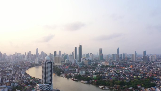 泰国曼谷城市景观交通和旅游地标的空中无人机。