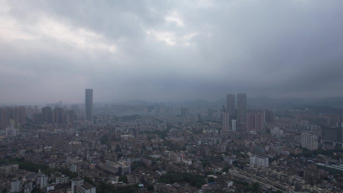 城市极端天气暴雨来袭航拍广东中山 (4)