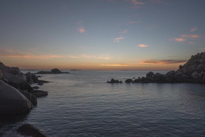 海平面日出大景