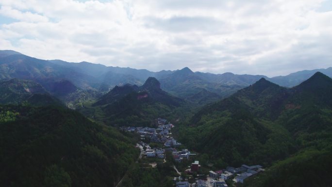 甘肃 航拍 麦积山 高速公路麦积山石窟