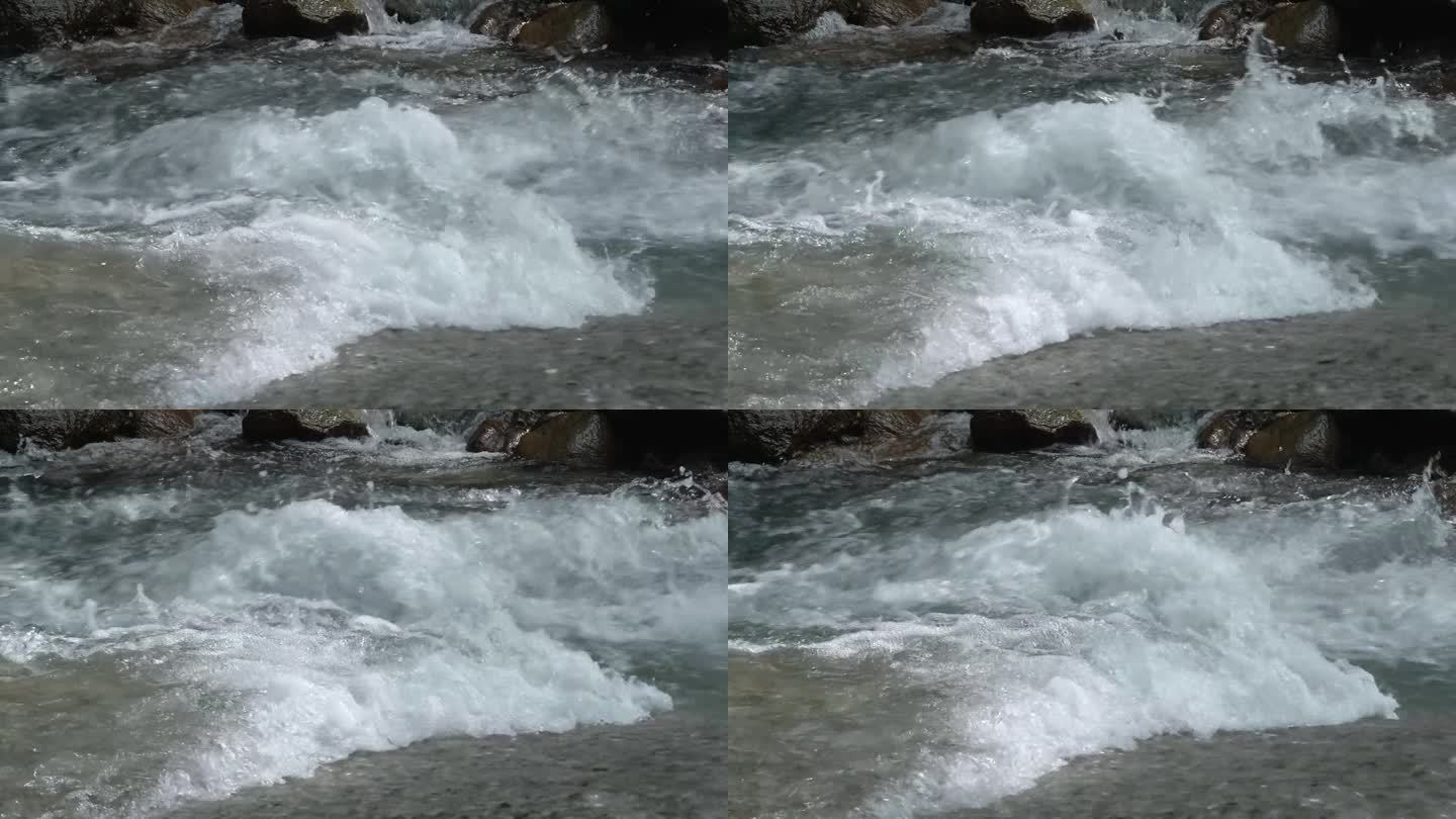 山间溪流的水
