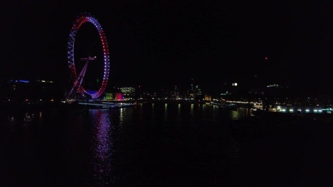 英国夜晚的伦敦眼