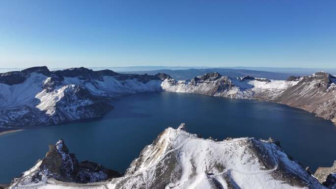 冬季航拍长白山天池全景 极寒 秋季长白山