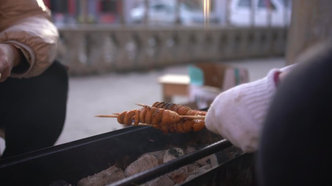 户外烧烤 羊肉串