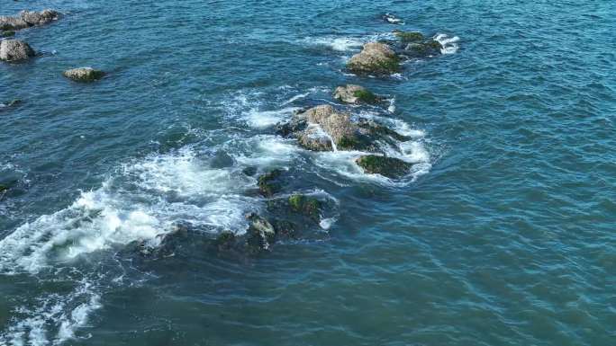 烟台养马岛海边海浪大海旅游